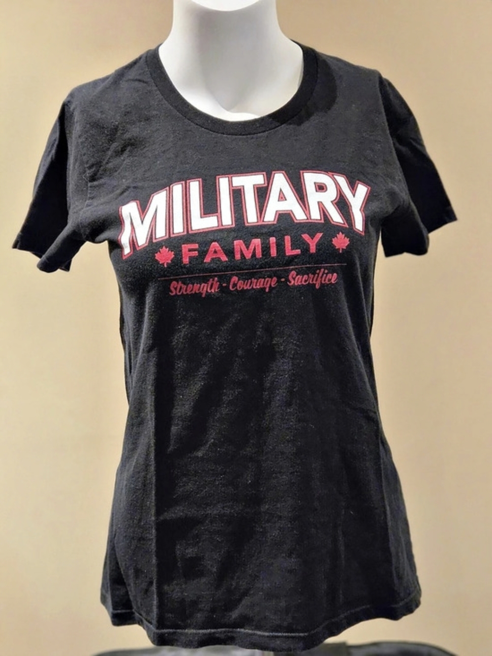 🇨🇦 Canadian Military Family Graphic Tee | Strength Courage Sacrifice Size L